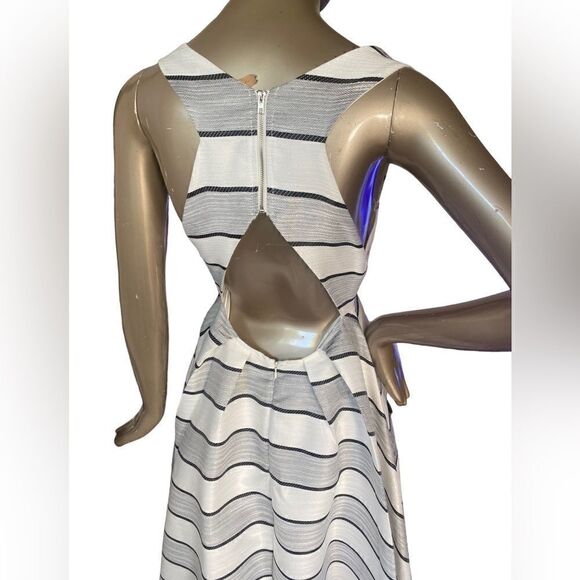 ANGL black & white high lo party dress. Med, Cut out back fully lined, pockets - Picture 10 of 10